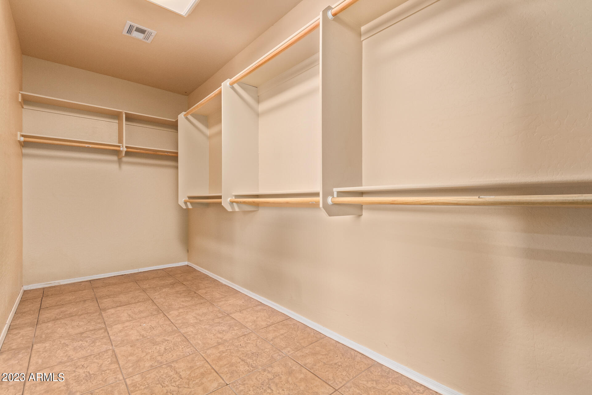 210 W YUCCA Lane