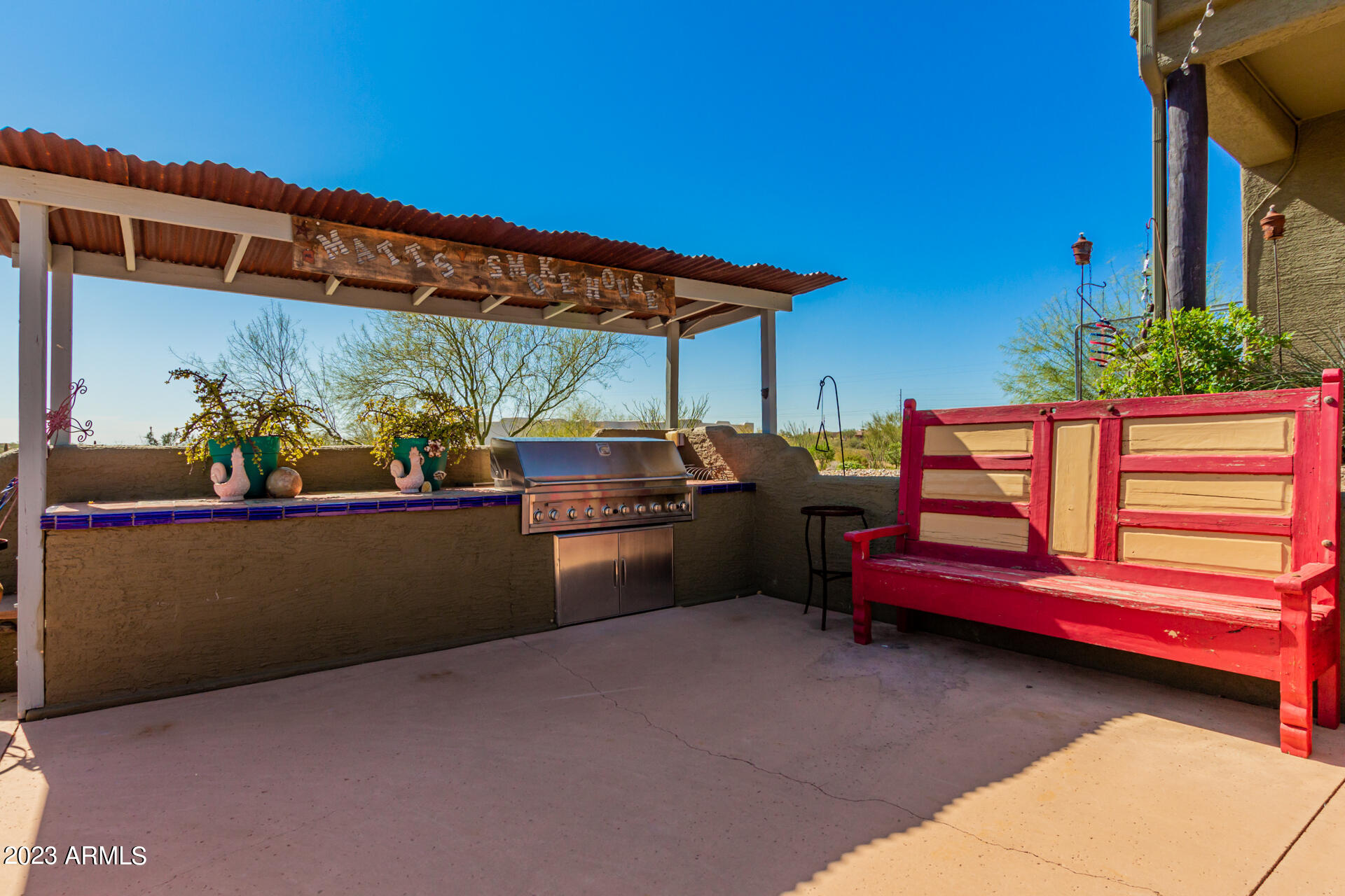 210 W YUCCA Lane