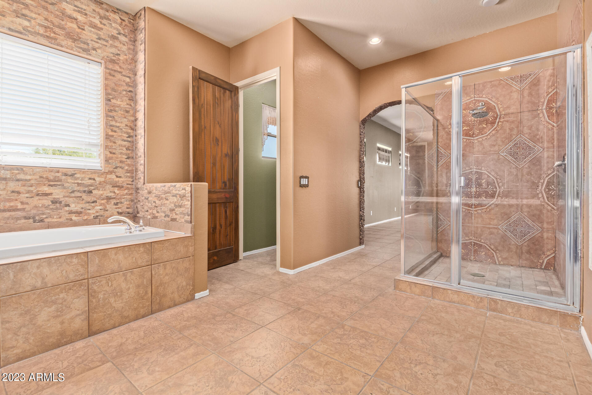 210 W YUCCA Lane