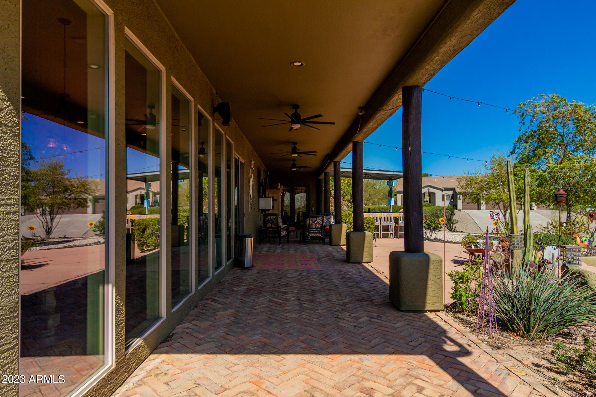 210 W YUCCA Lane