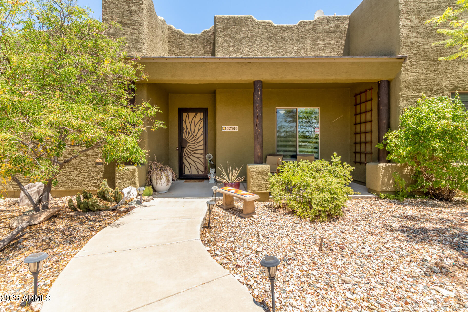 210 W YUCCA Lane