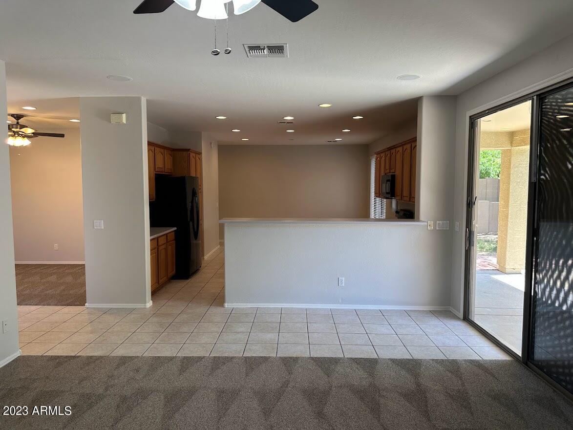 3411 W KING Drive