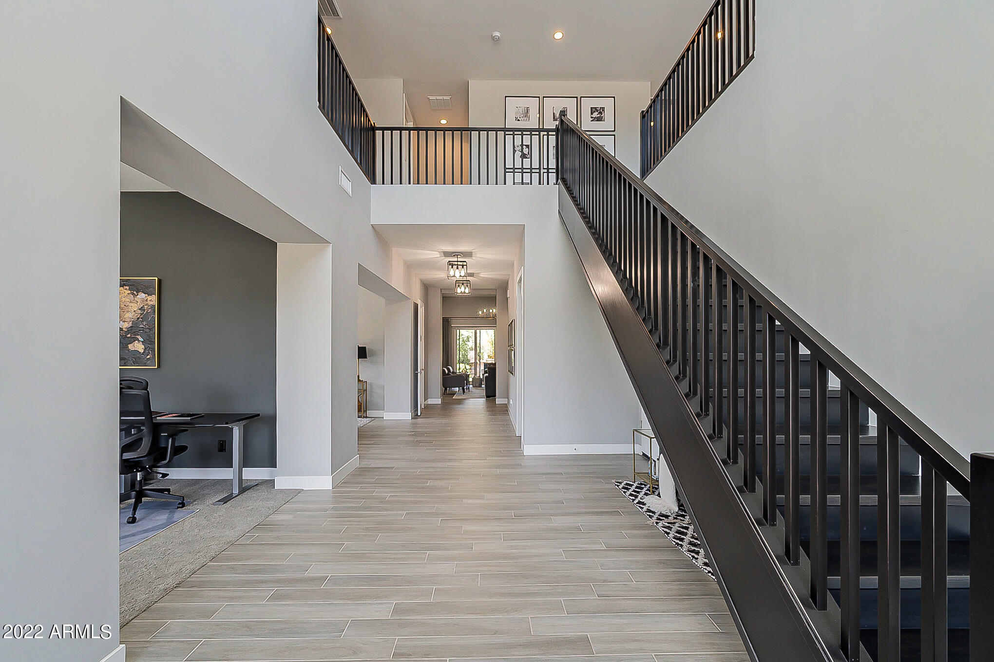 2944 S SANDSTONE Court