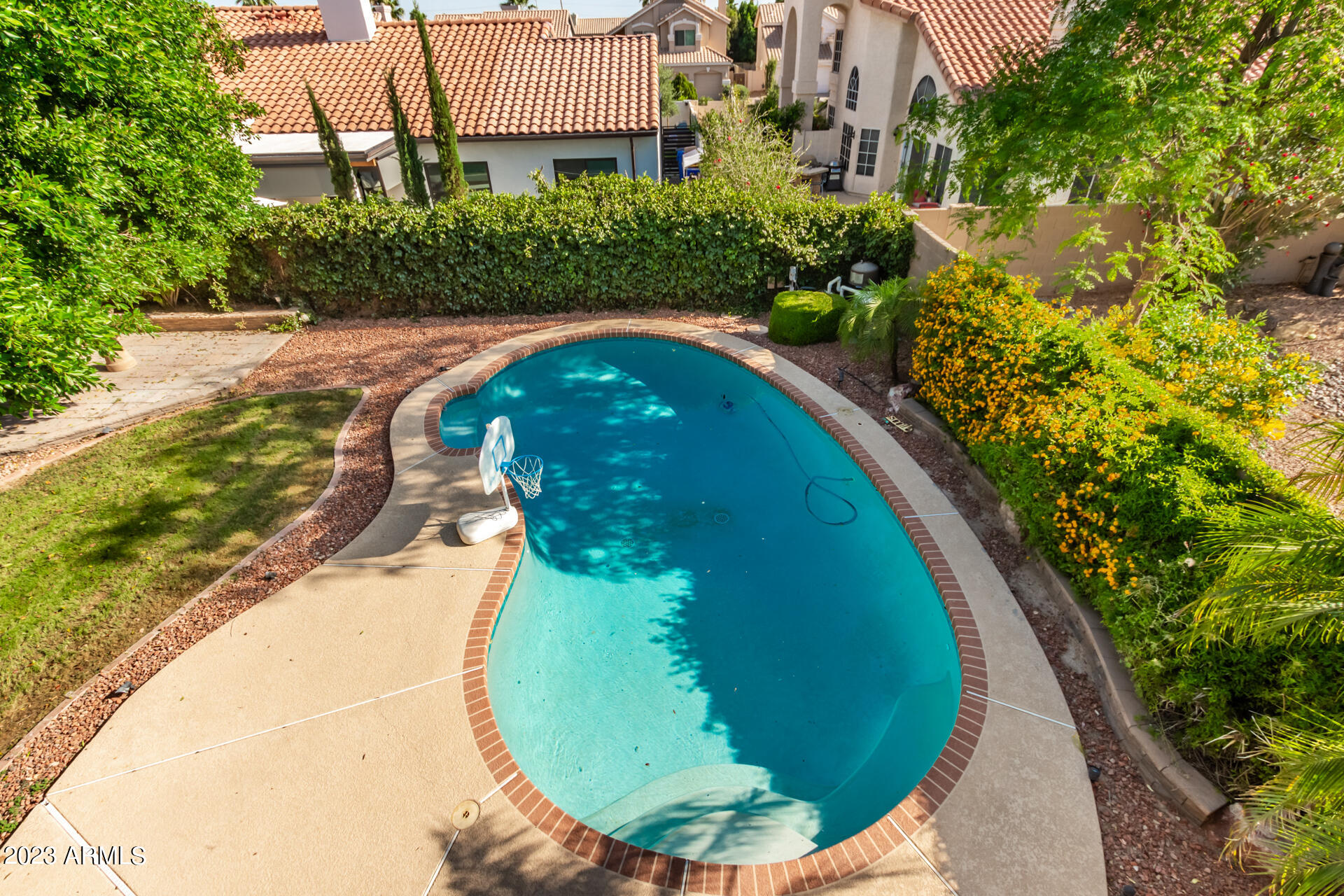 3827 E TANGLEWOOD Drive