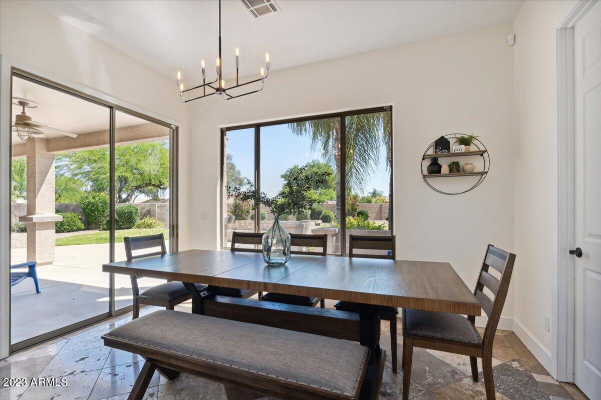 2644 E COLONIAL Court