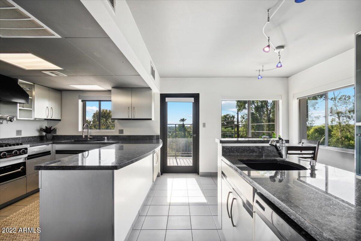 2122 E PALO VERDE Drive