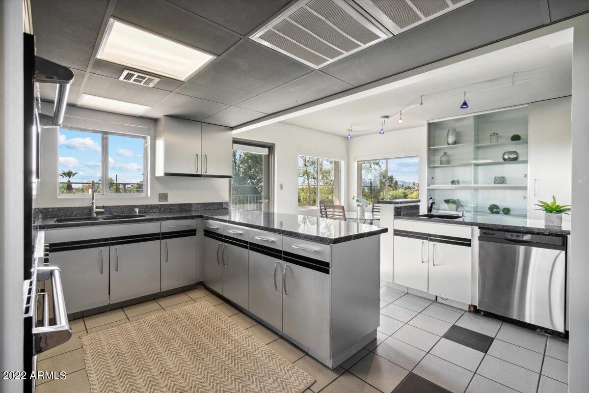 2122 E PALO VERDE Drive