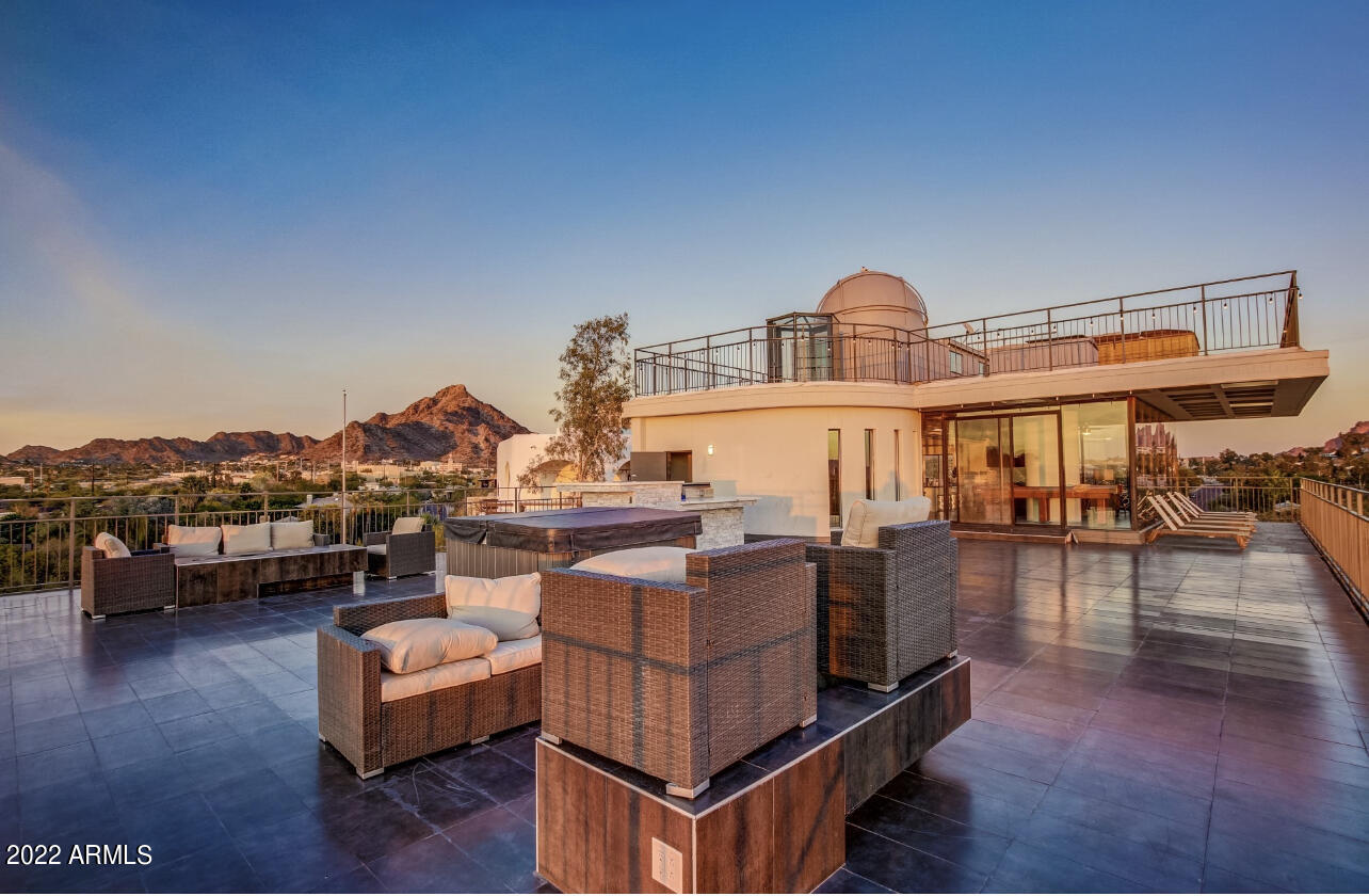 2122 E PALO VERDE Drive