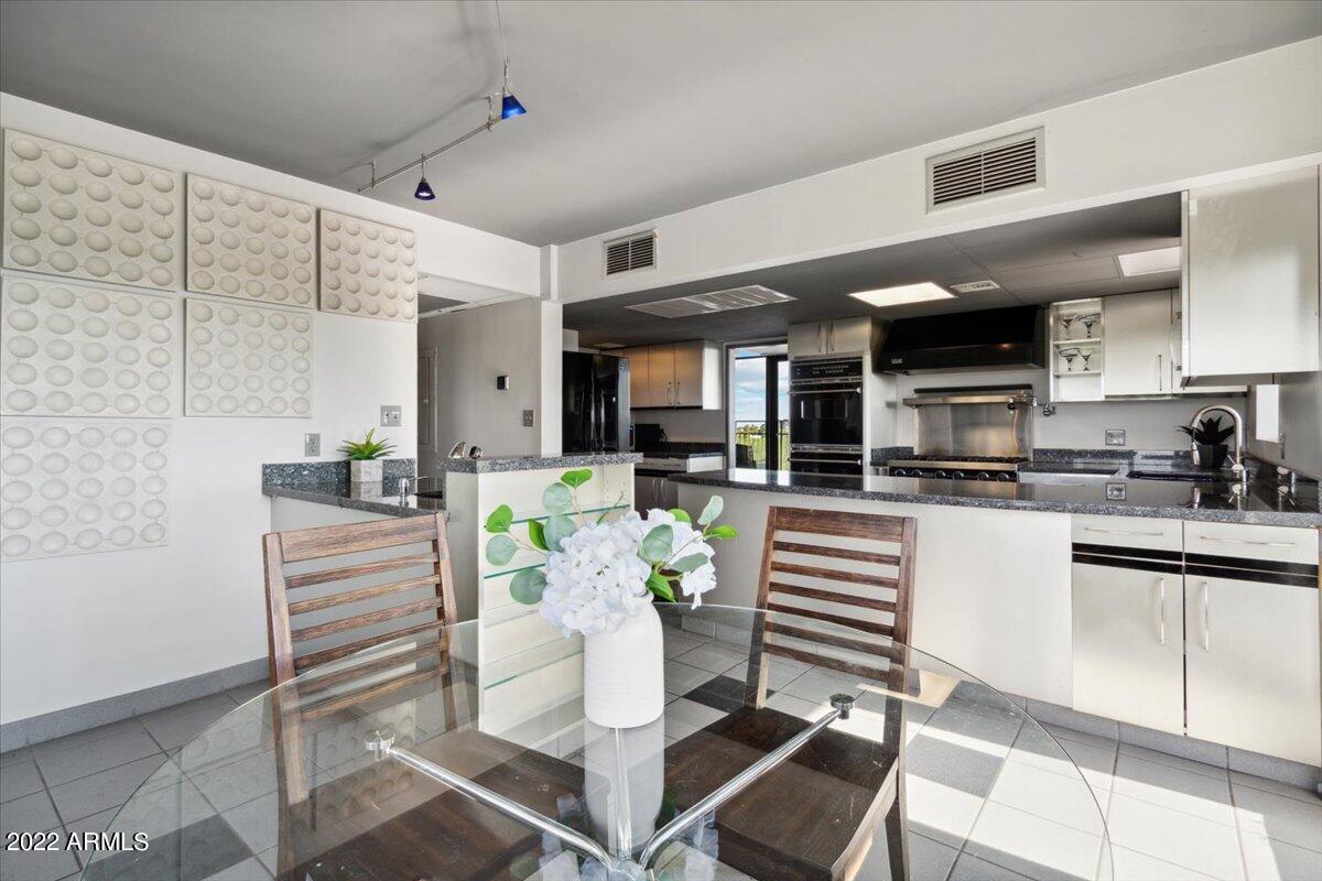 2122 E PALO VERDE Drive
