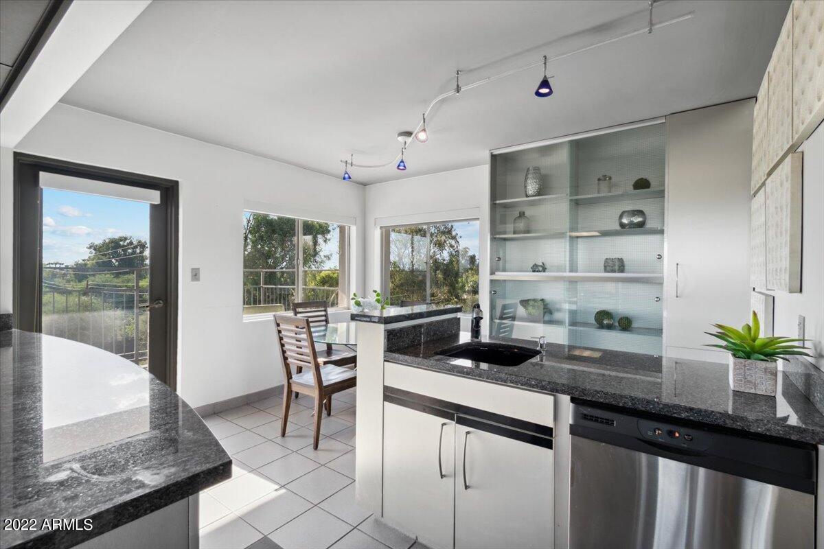 2122 E PALO VERDE Drive