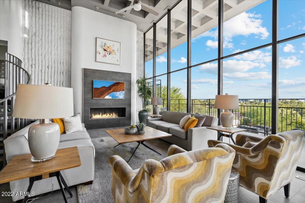 2122 E PALO VERDE Drive