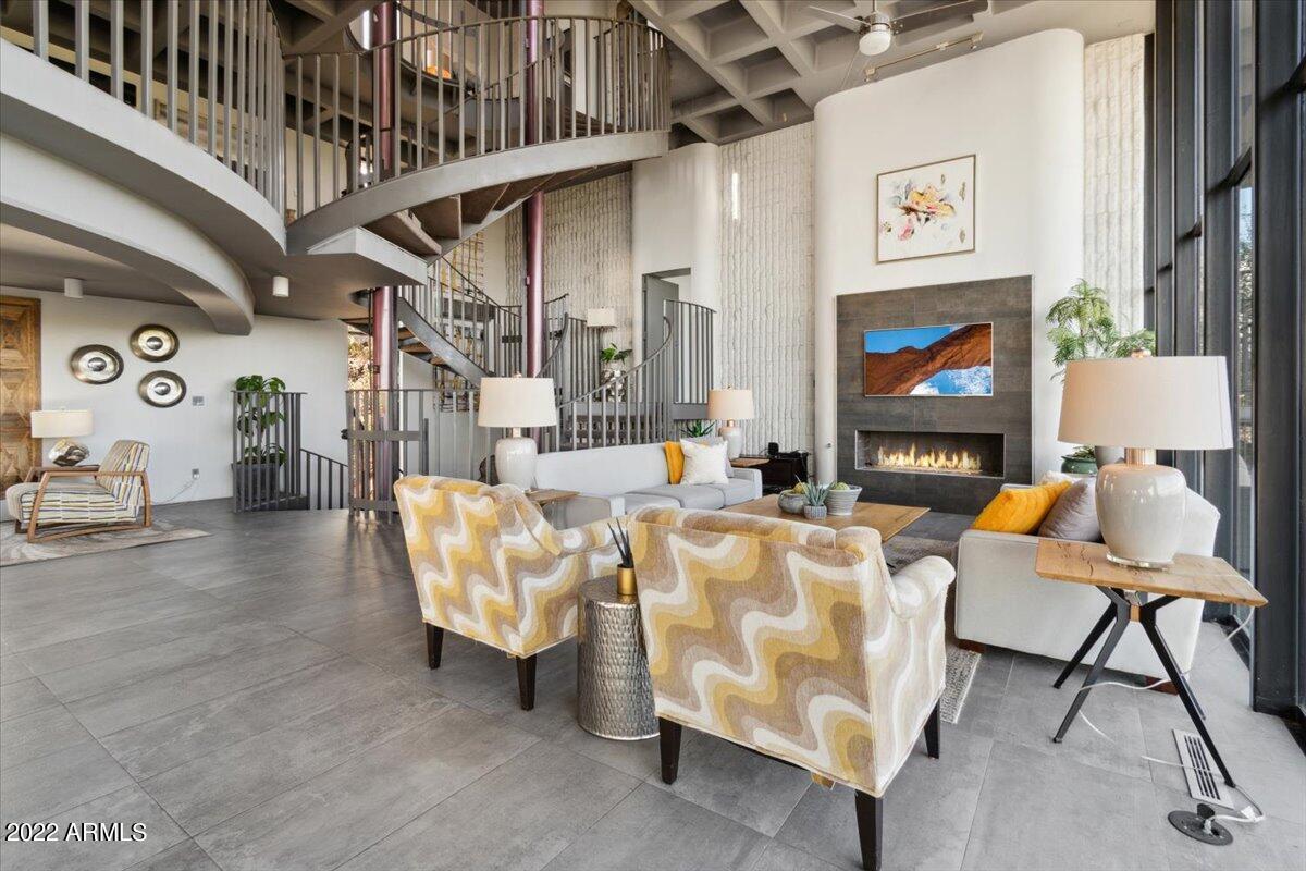 2122 E PALO VERDE Drive
