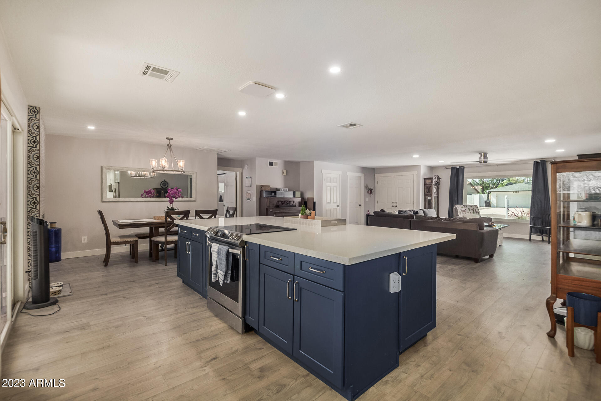 4817 E EMILE ZOLA Avenue