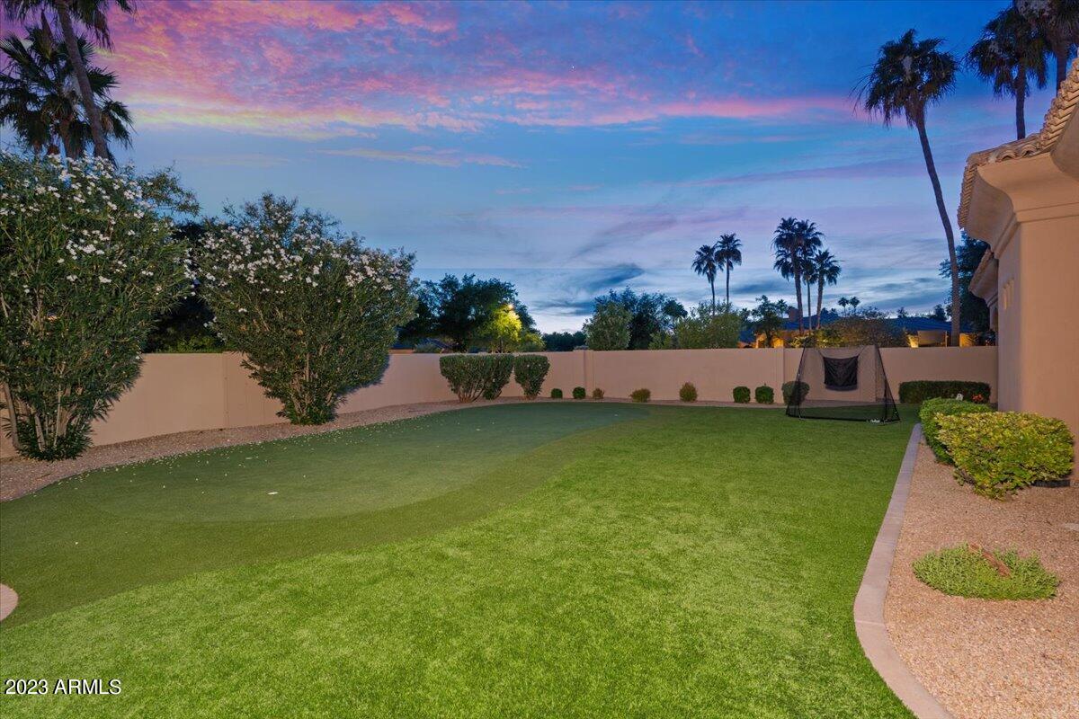 6086 E SUNNYSIDE Drive