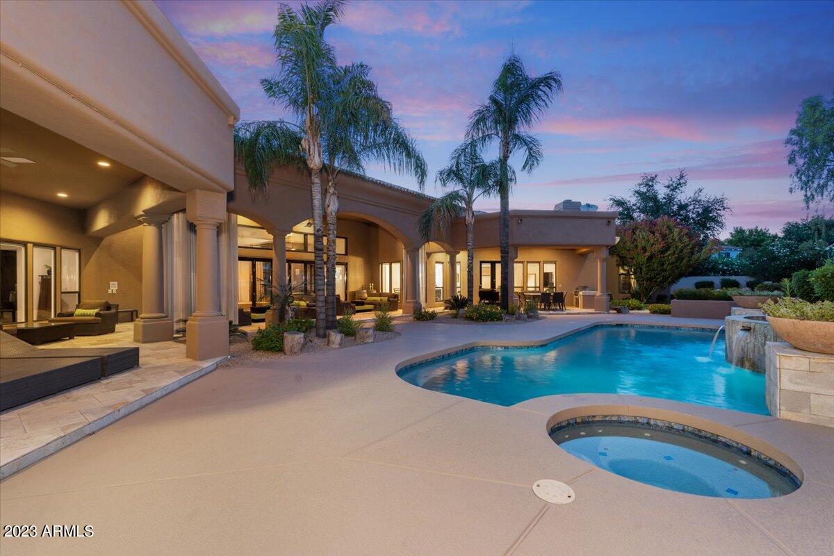 6086 E SUNNYSIDE Drive