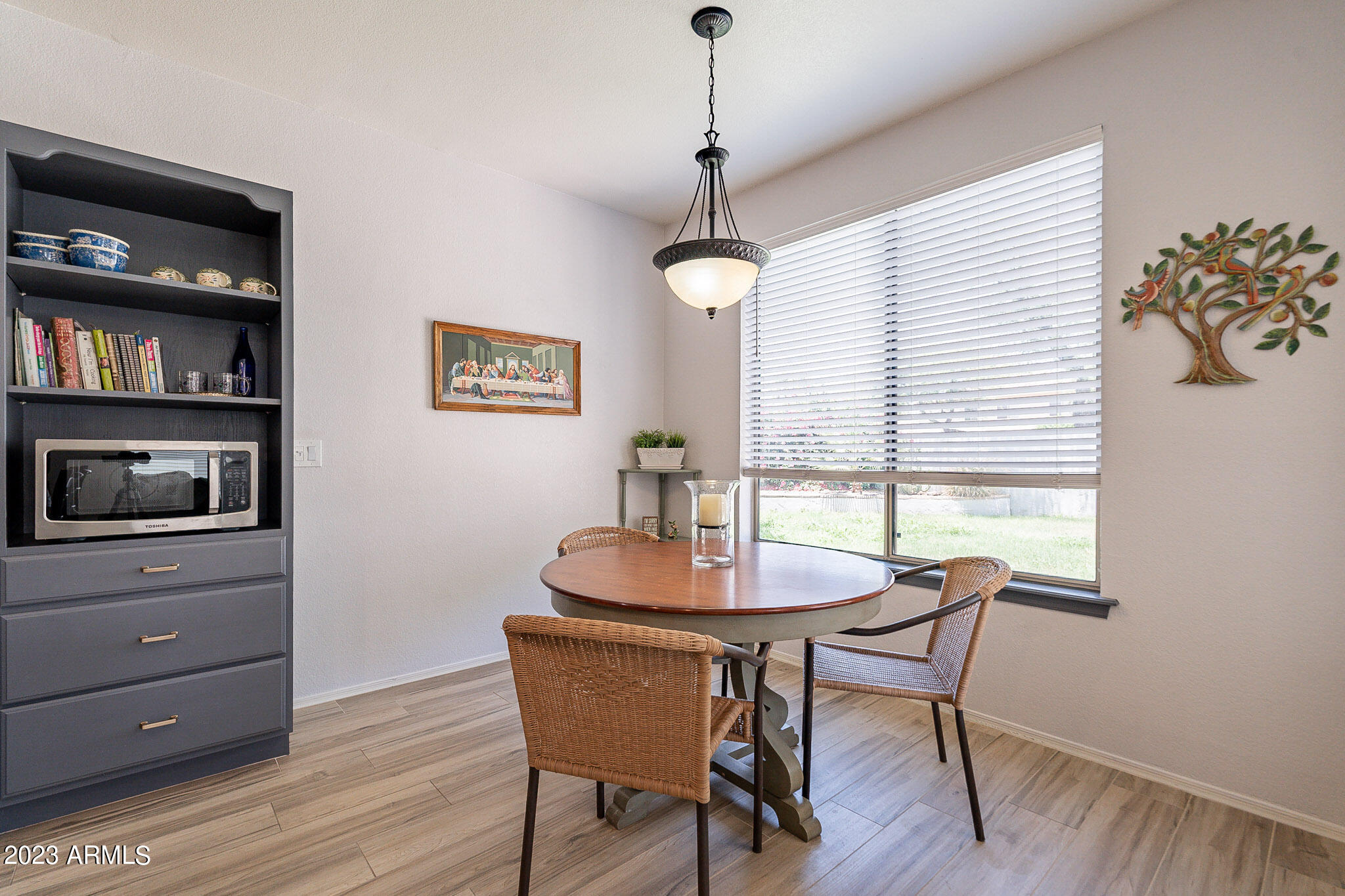 2740 E CARLA VISTA Drive