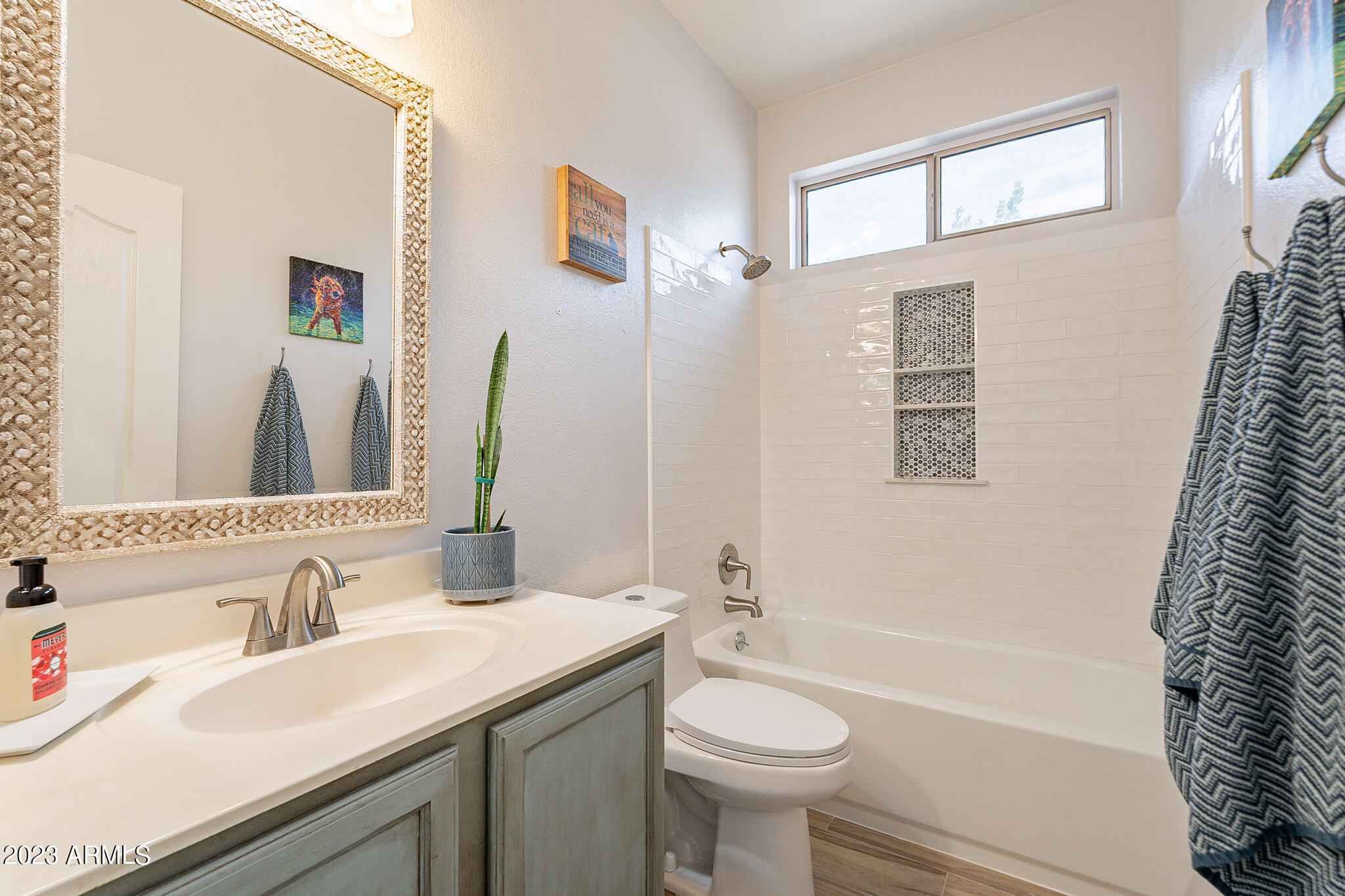 2740 E CARLA VISTA Drive