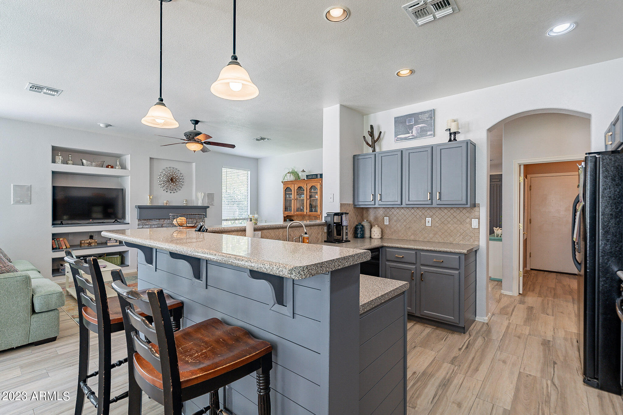 2740 E CARLA VISTA Drive