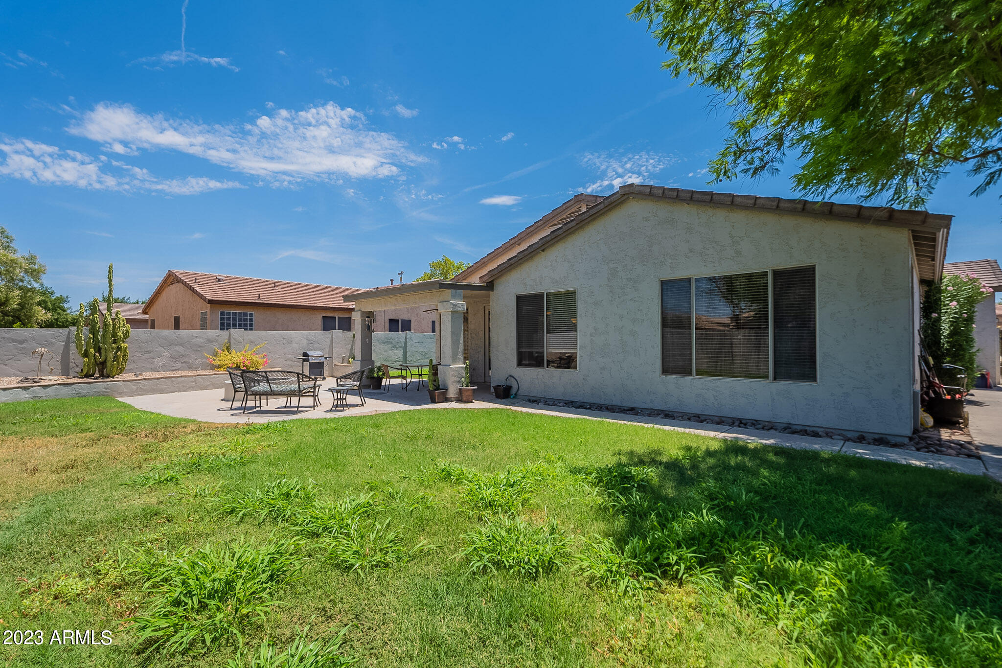 2740 E CARLA VISTA Drive