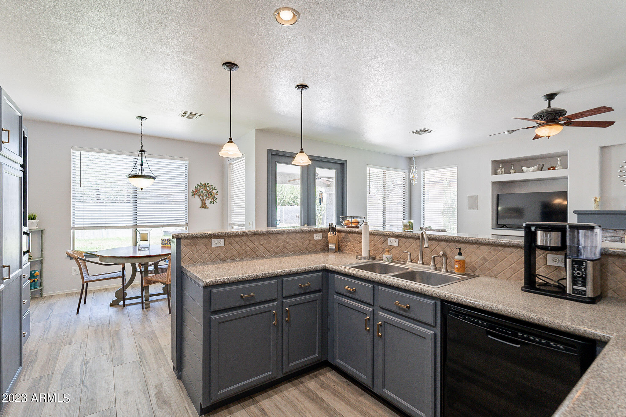 2740 E CARLA VISTA Drive