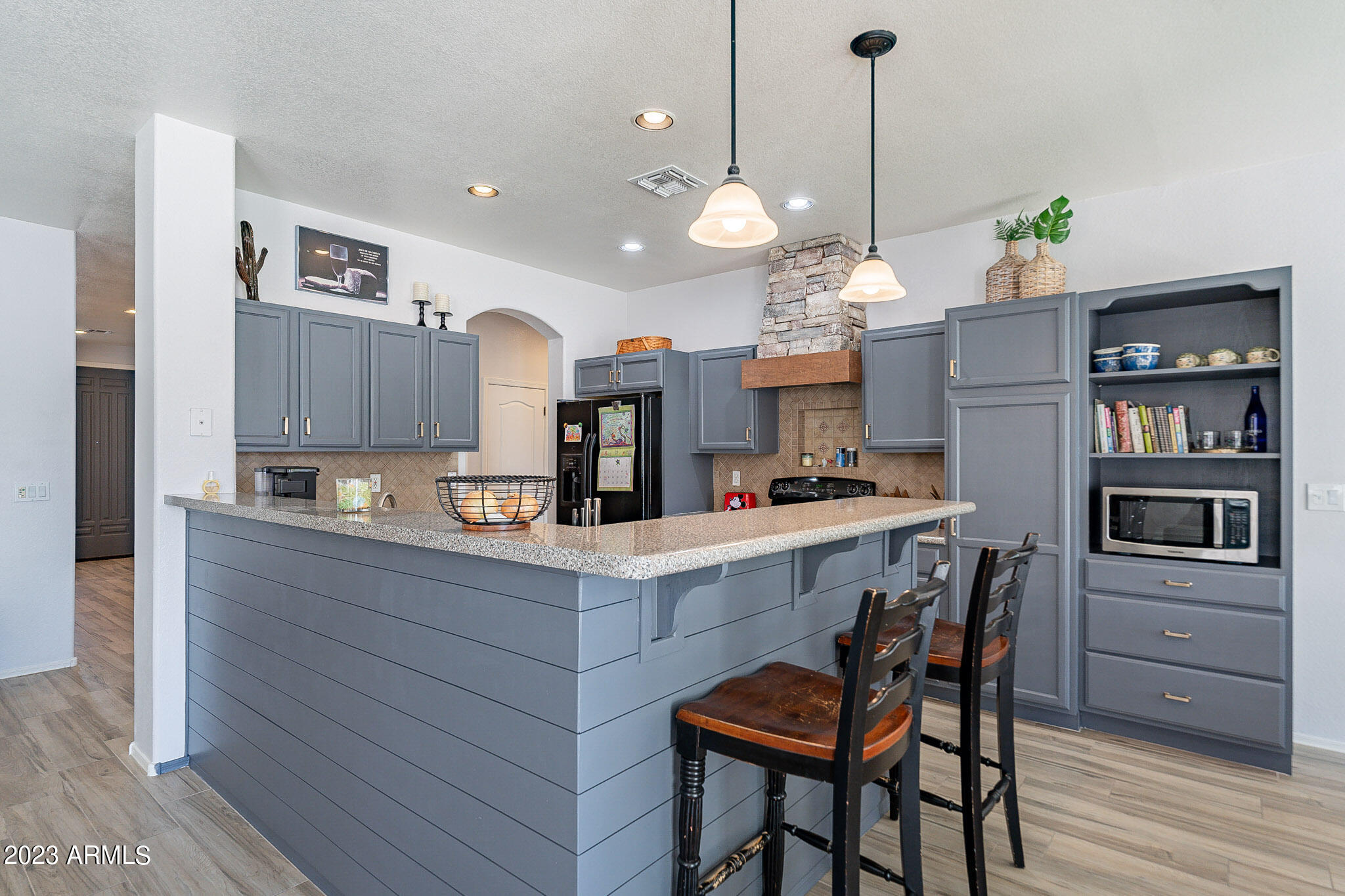 2740 E CARLA VISTA Drive