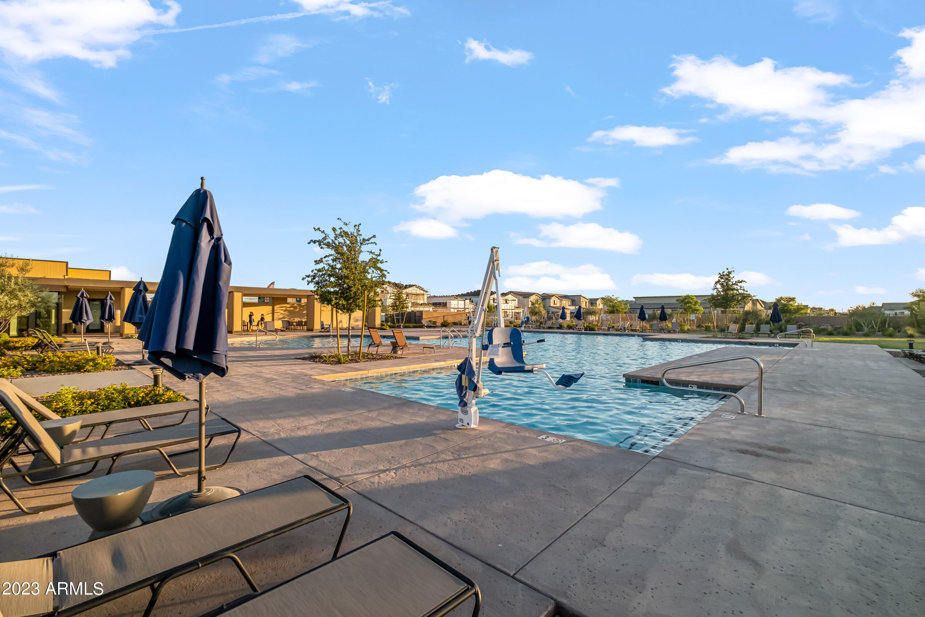 1334 E NARROWLEAF Drive