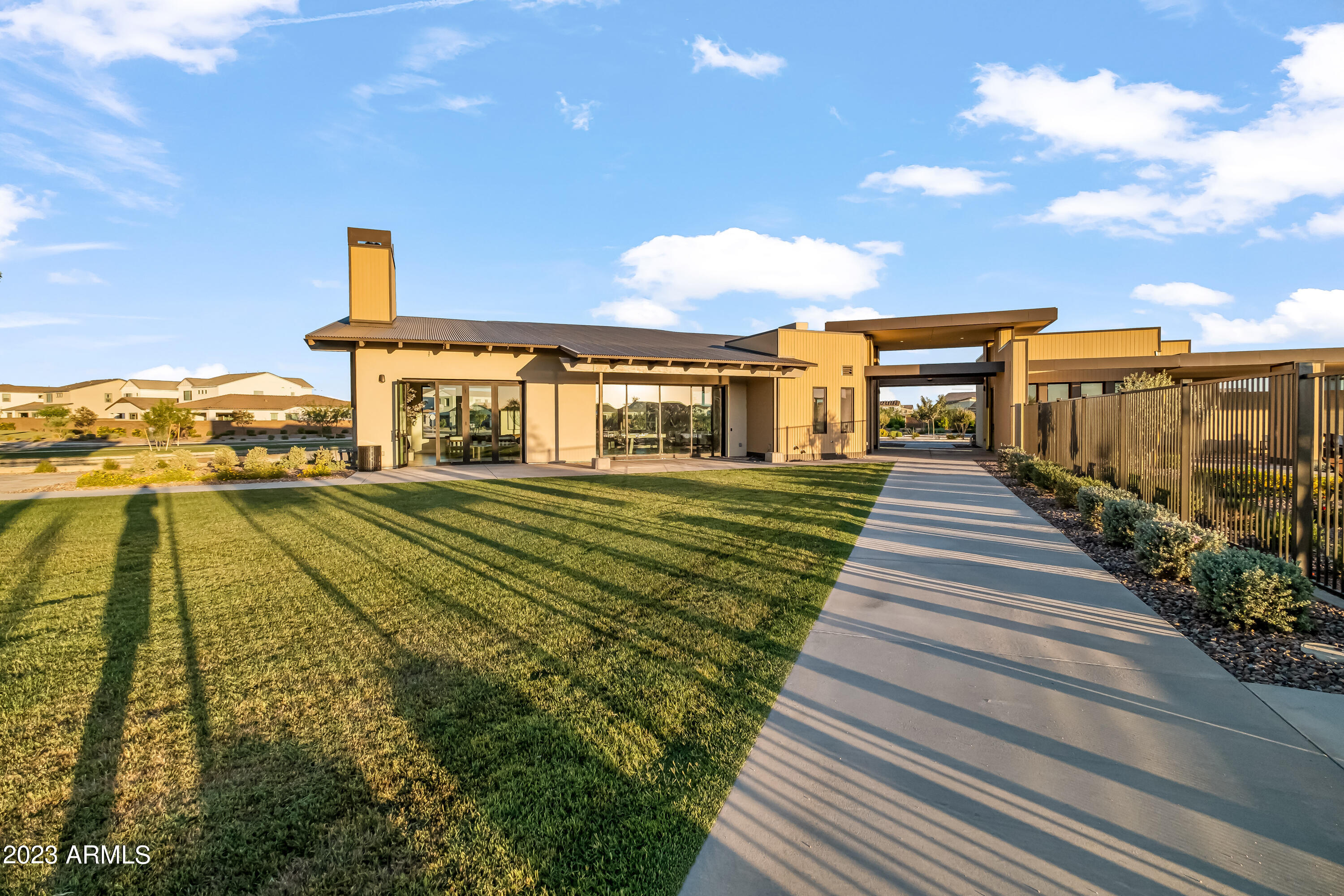 1334 E NARROWLEAF Drive