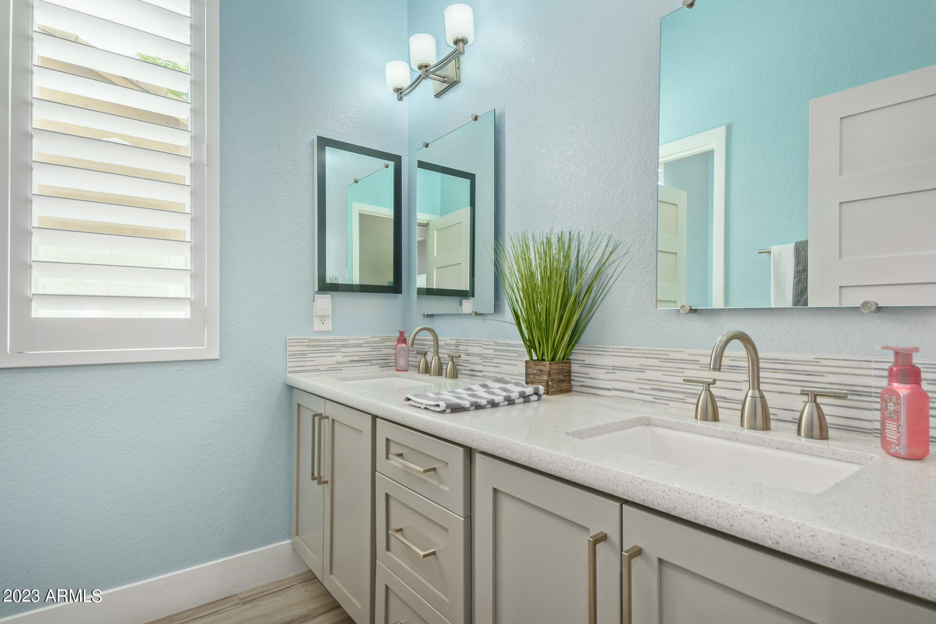 2730 S HONEYSUCKLE Lane