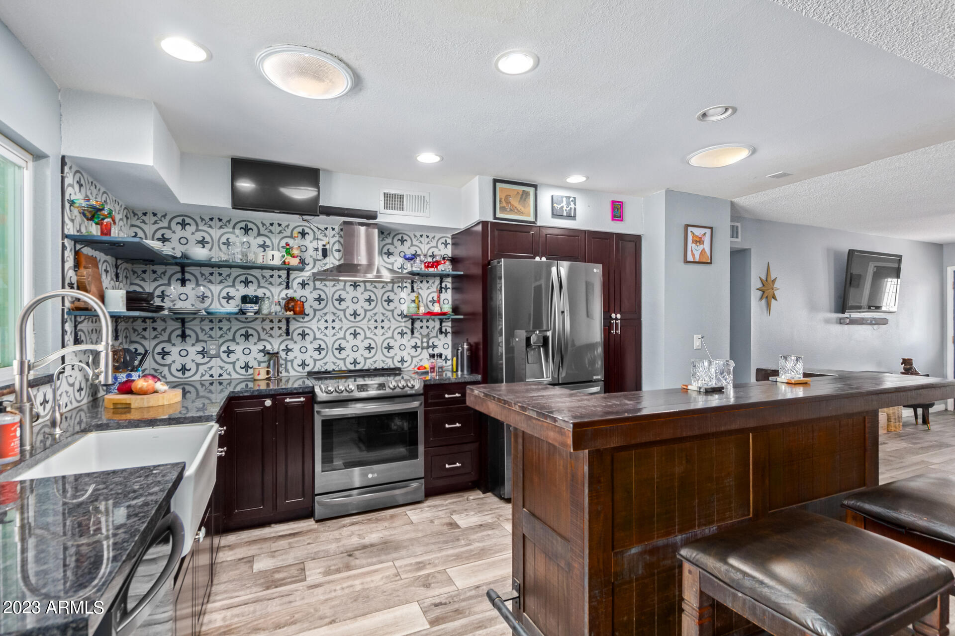2419 W GREENWAY Road