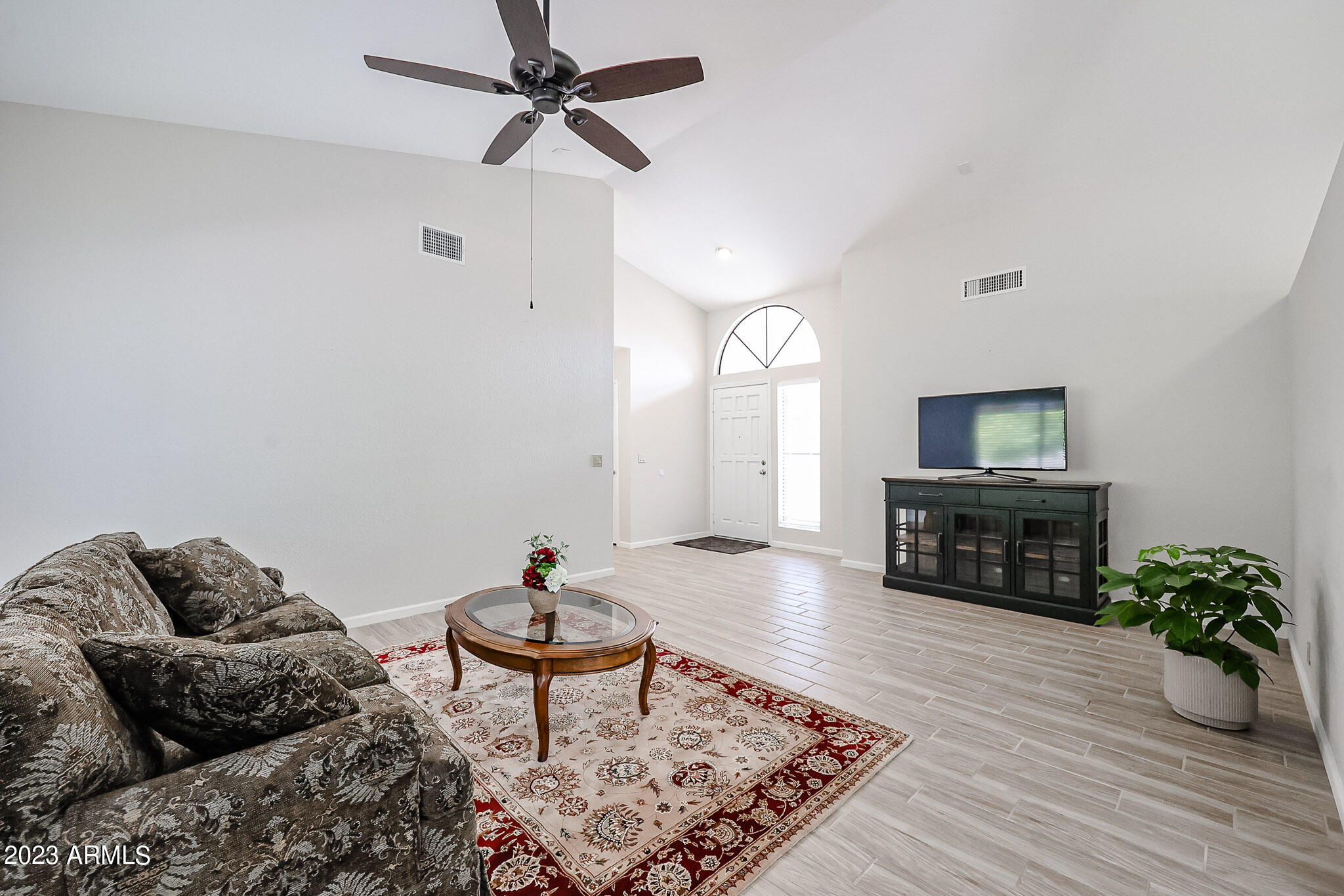 9802 W MENADOTA Drive