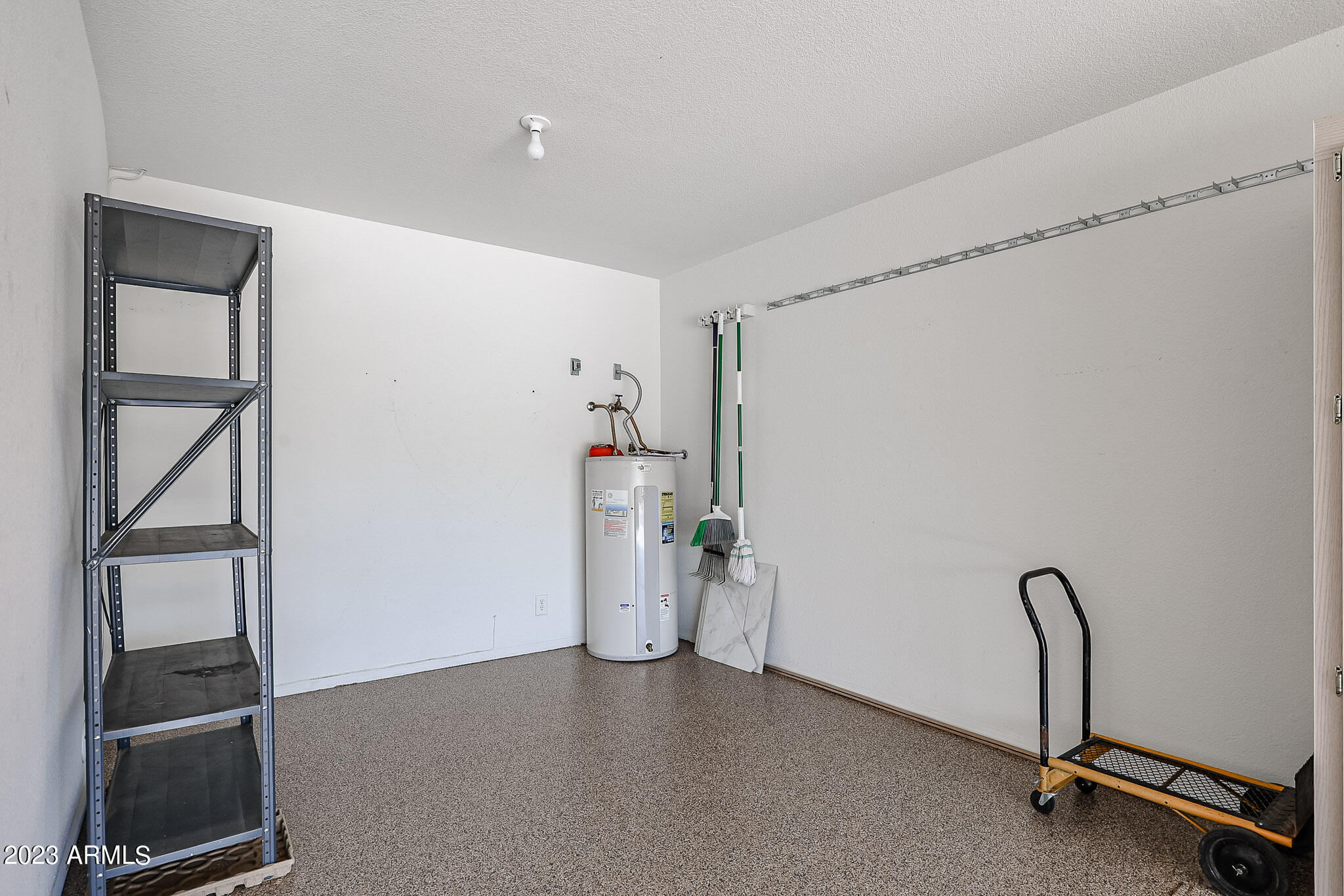 9802 W MENADOTA Drive