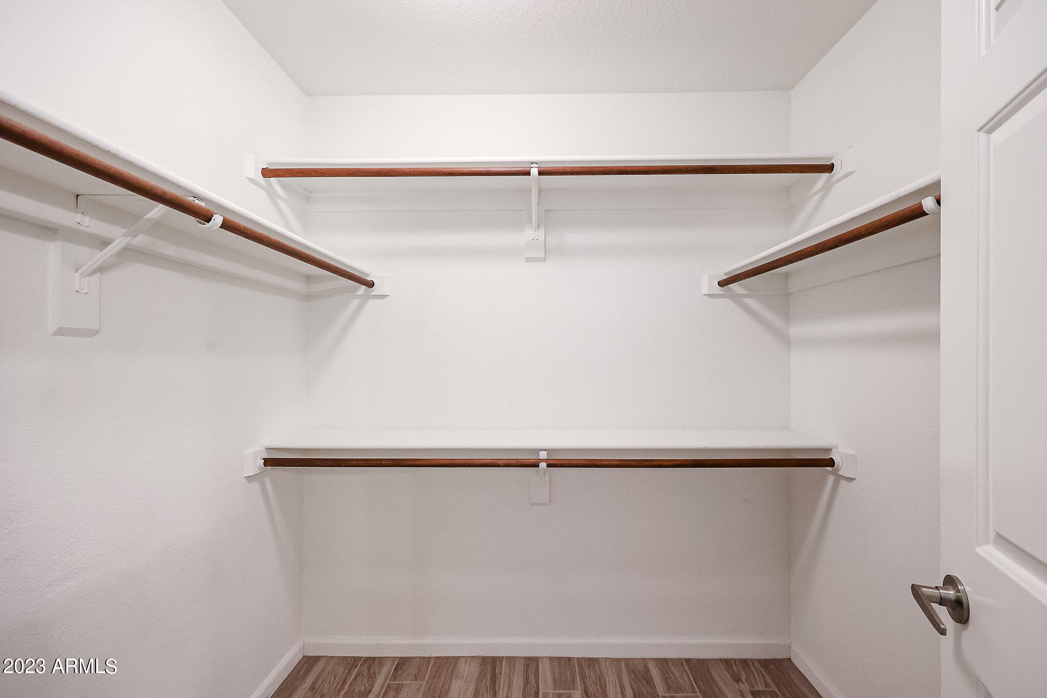 9802 W MENADOTA Drive