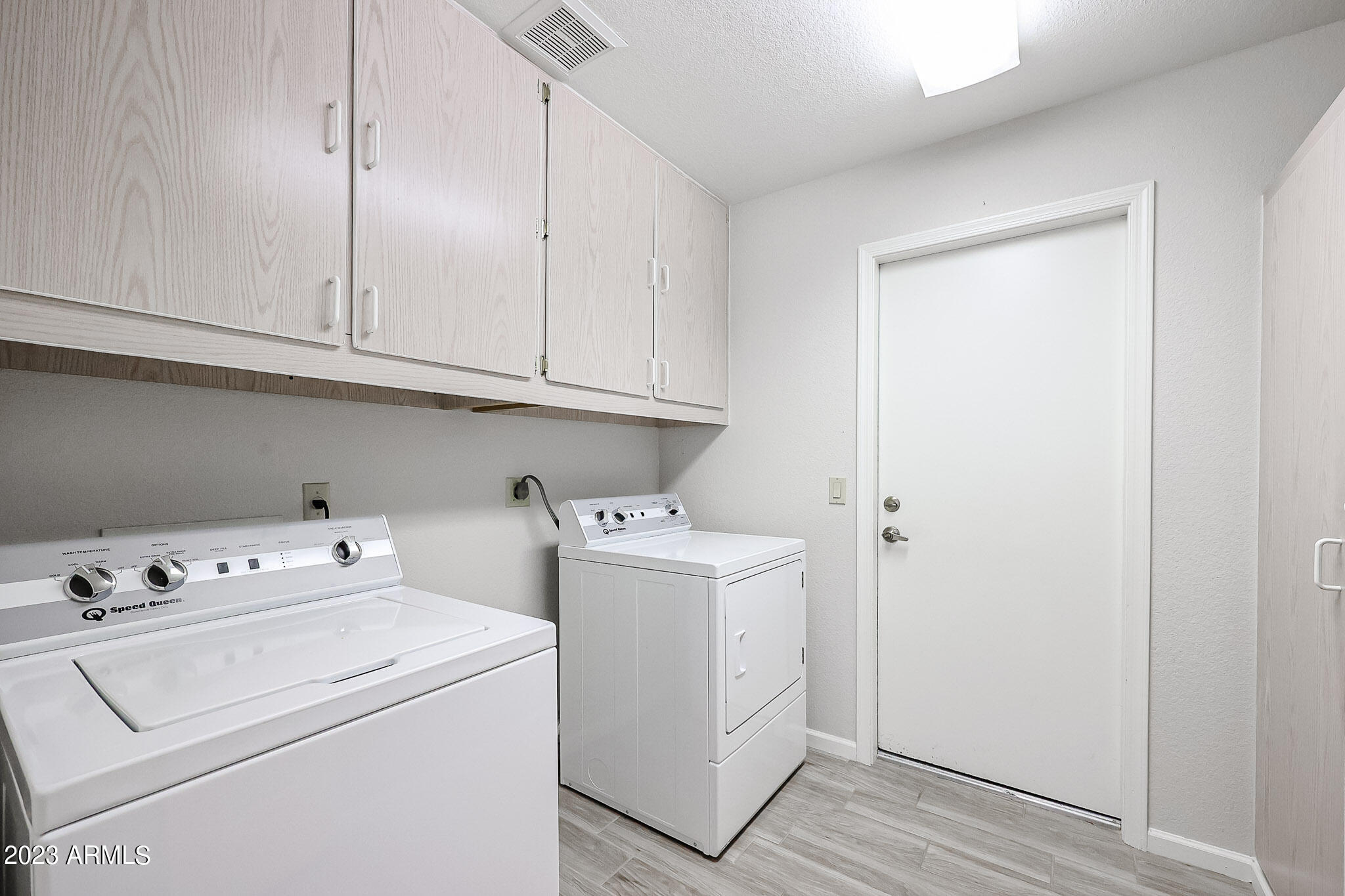 9802 W MENADOTA Drive