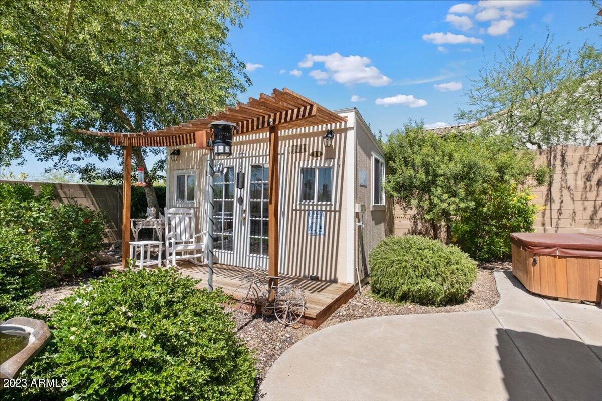 2712 W LANGUID Lane