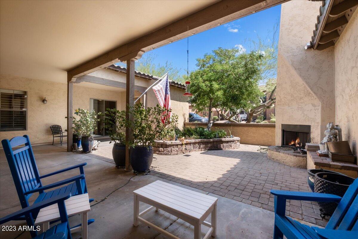 2712 W LANGUID Lane
