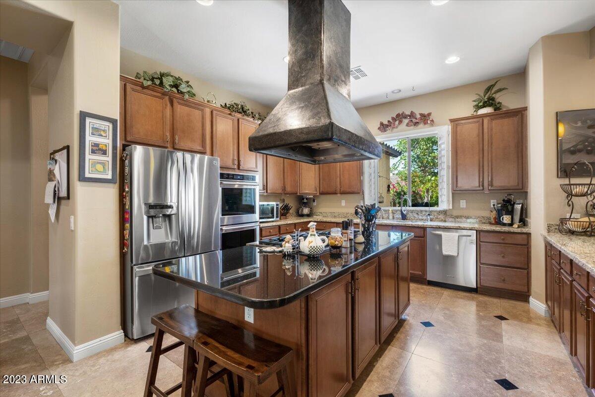 2712 W LANGUID Lane