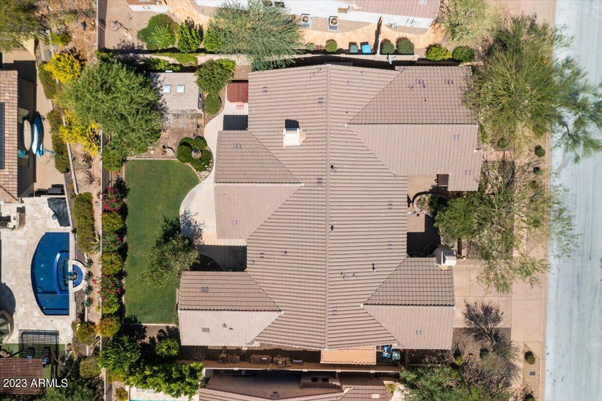 2712 W LANGUID Lane