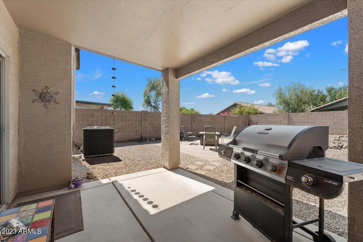 822 E BEARGRASS Place