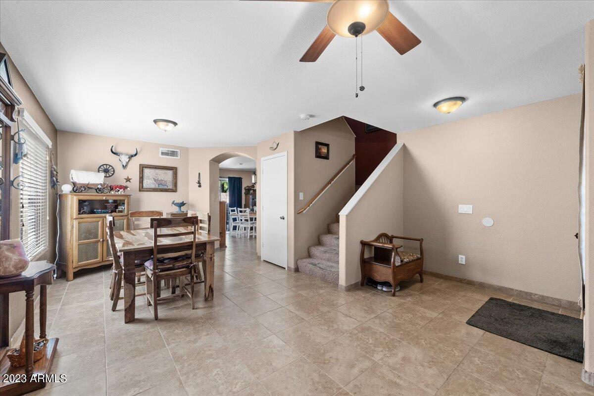 822 E BEARGRASS Place