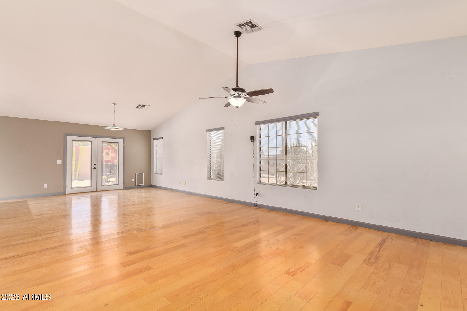 10543 W WILSHIRE Drive