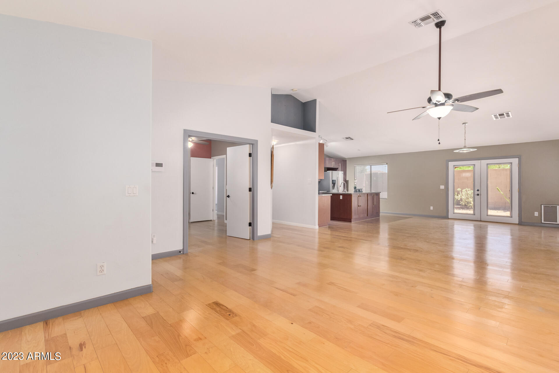 10543 W WILSHIRE Drive
