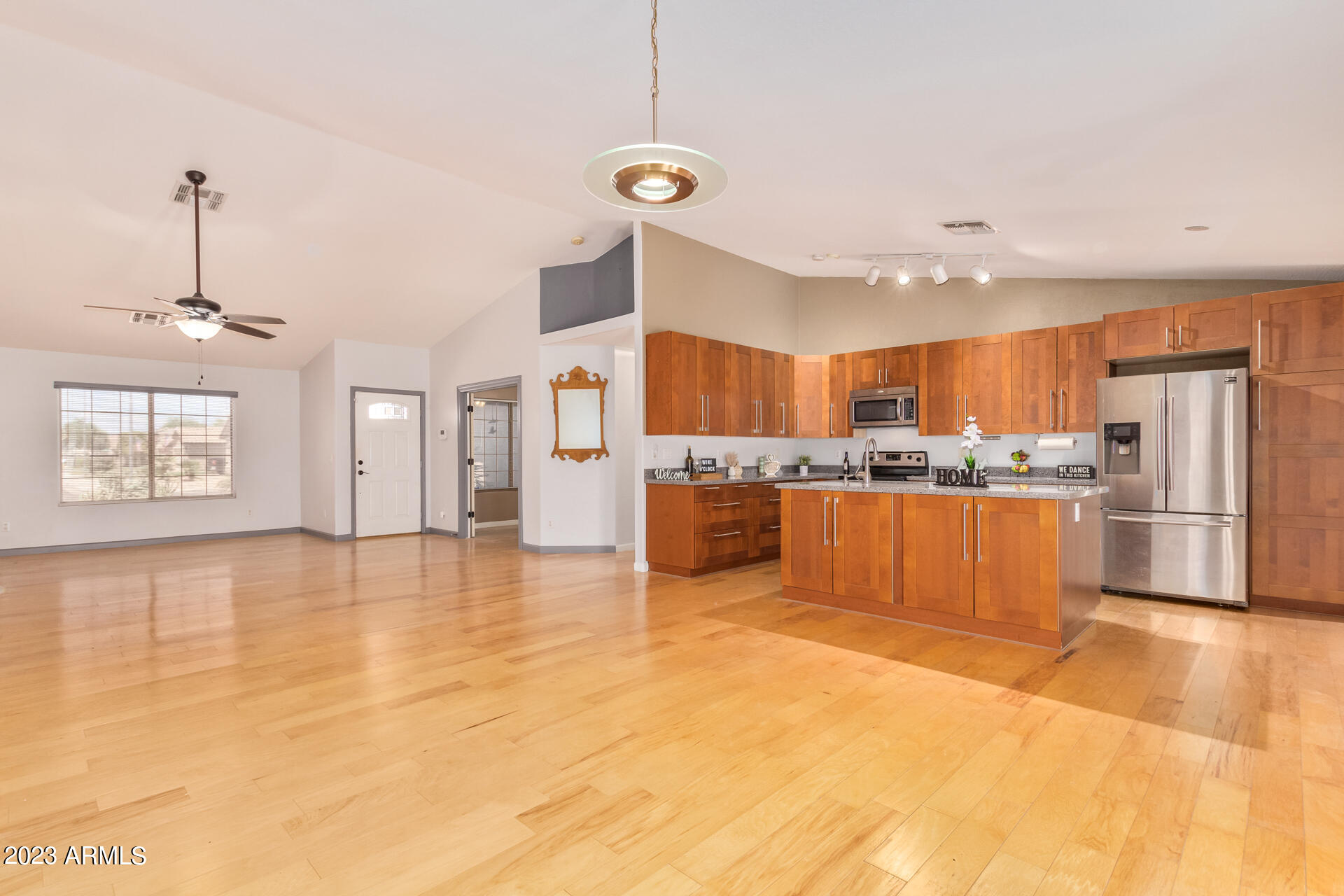 10543 W WILSHIRE Drive