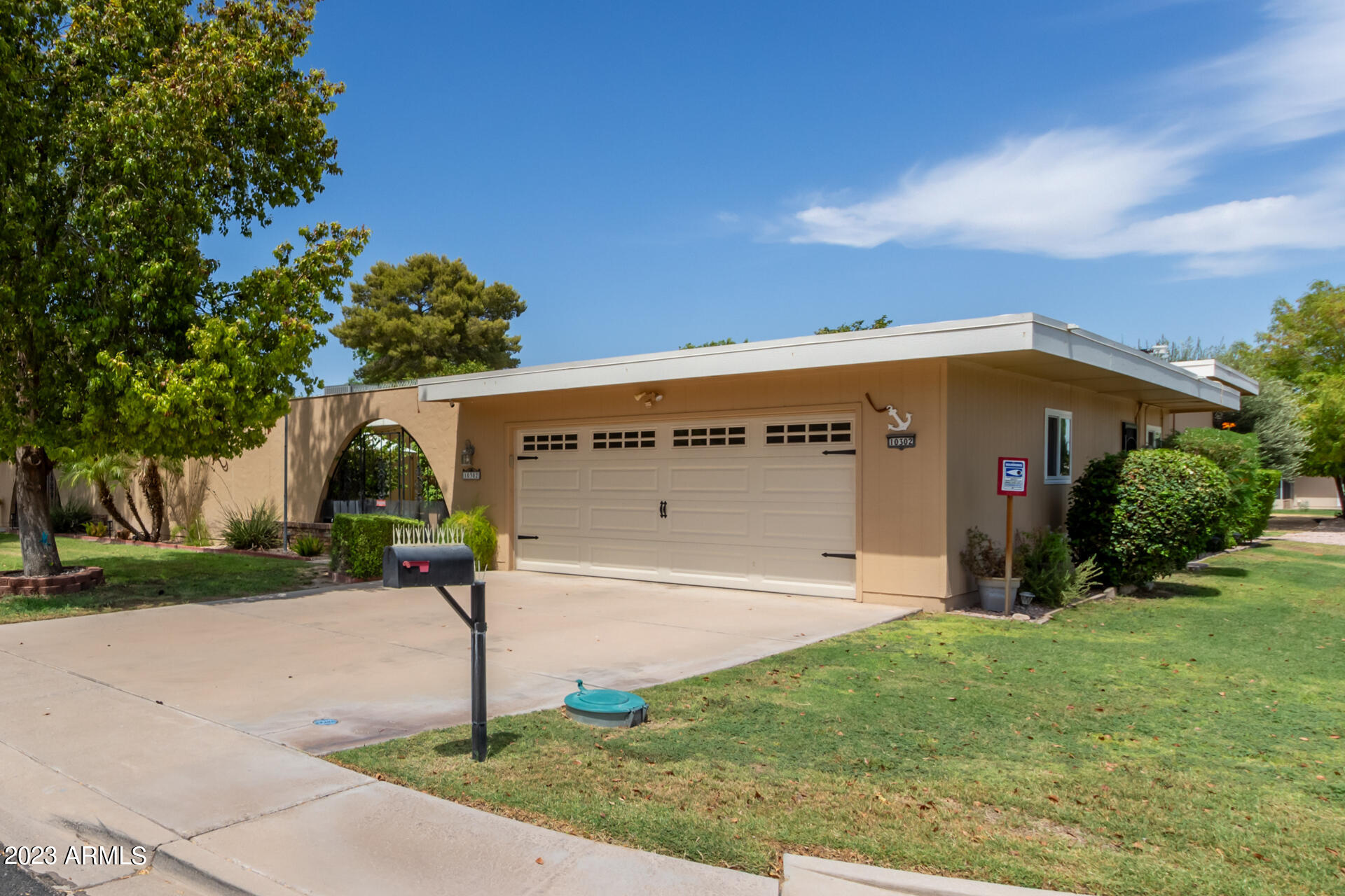 10302 W GARNETTE Drive