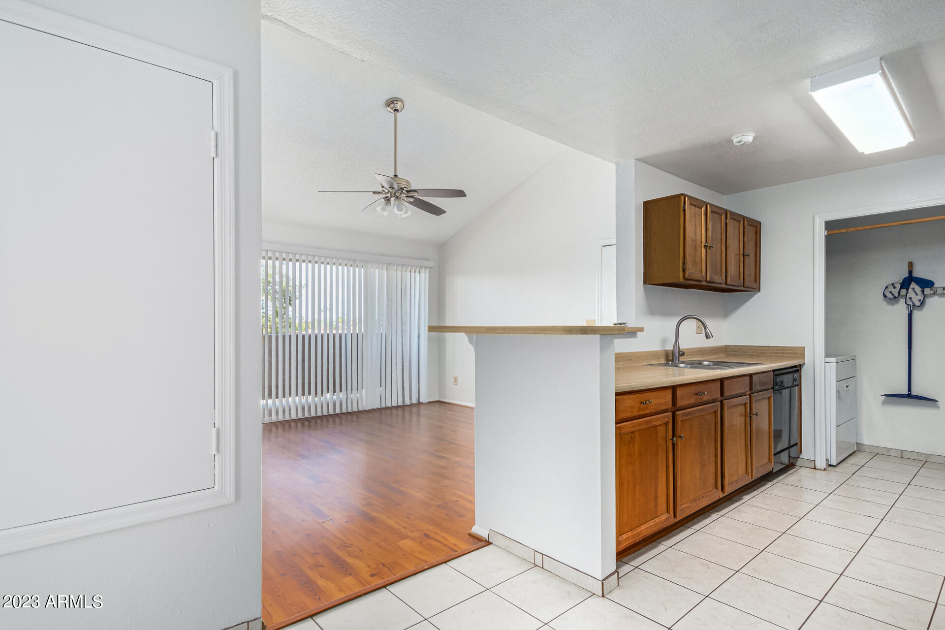 623 W GUADALUPE Road, 270