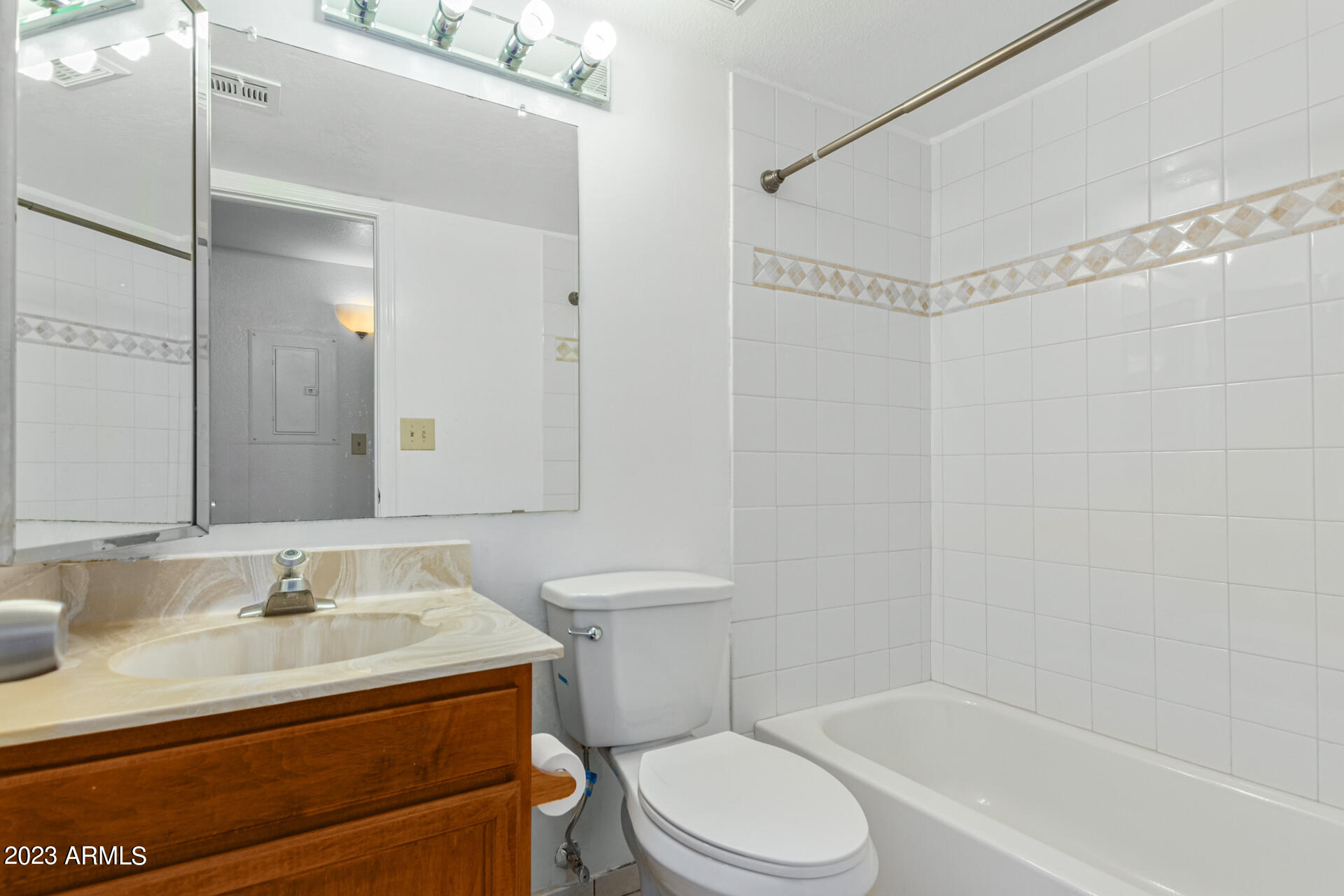 623 W GUADALUPE Road, 270