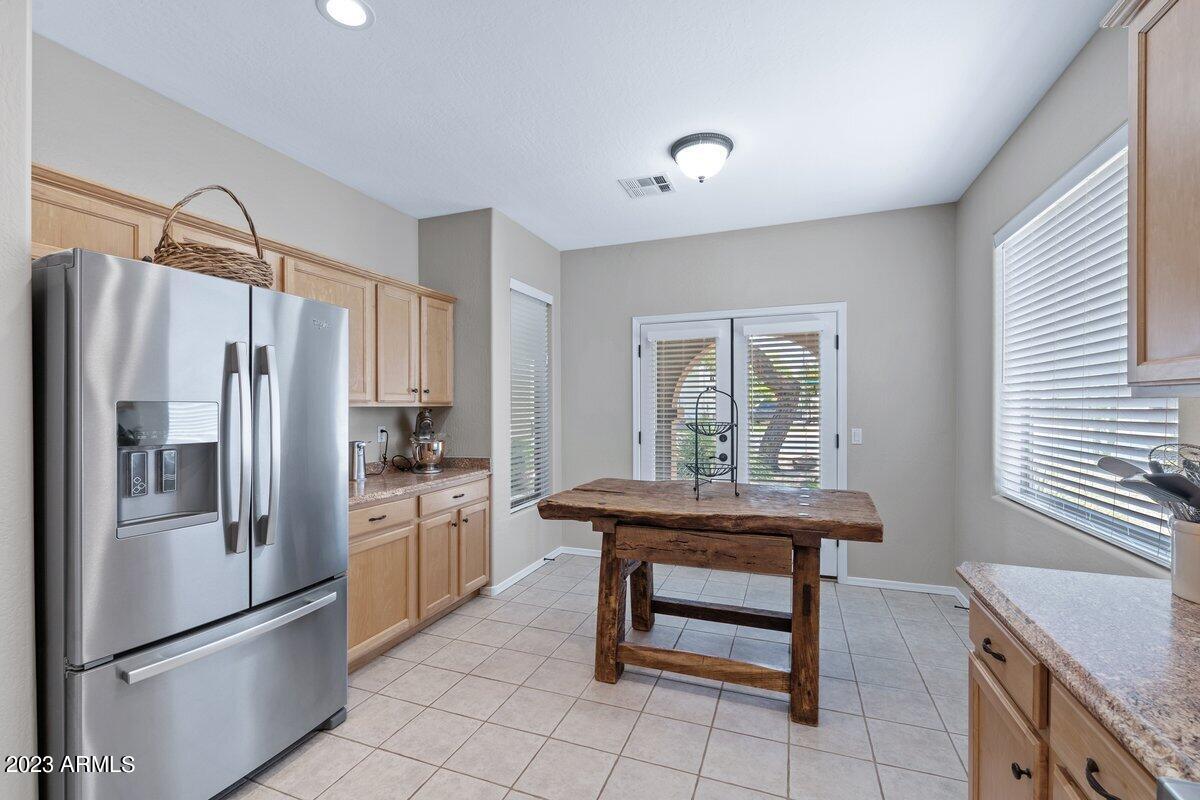 3107 S CHATSWORTH Circle