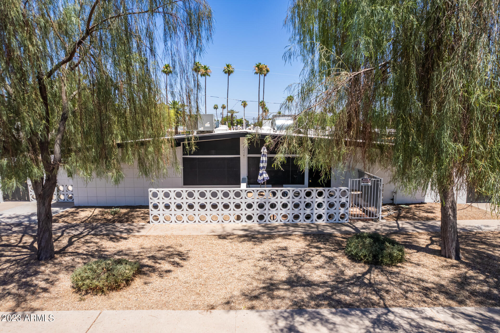 6644 E EARLL Drive E, 1-4