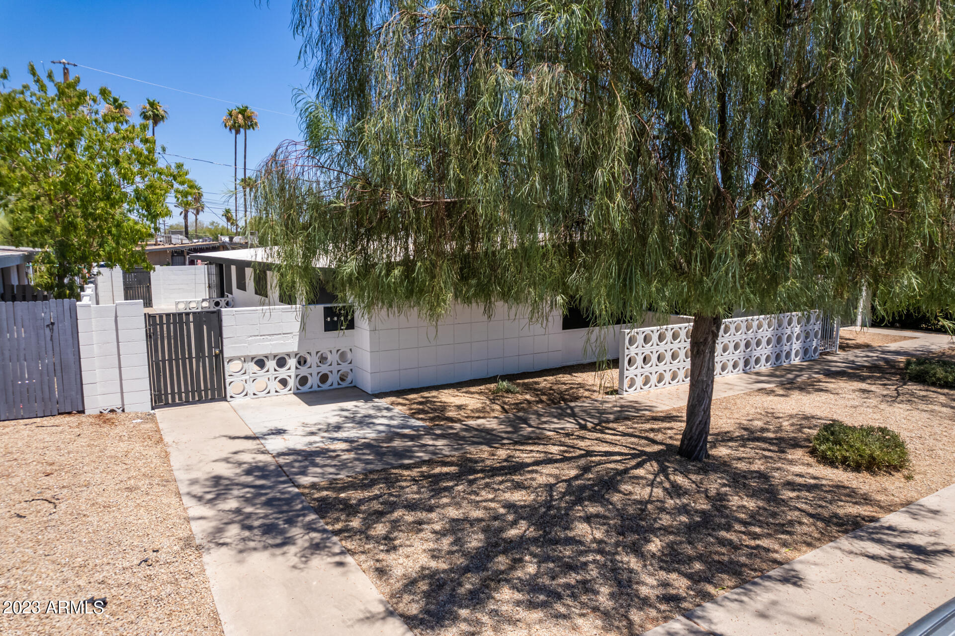 6644 E EARLL Drive E, 1-4