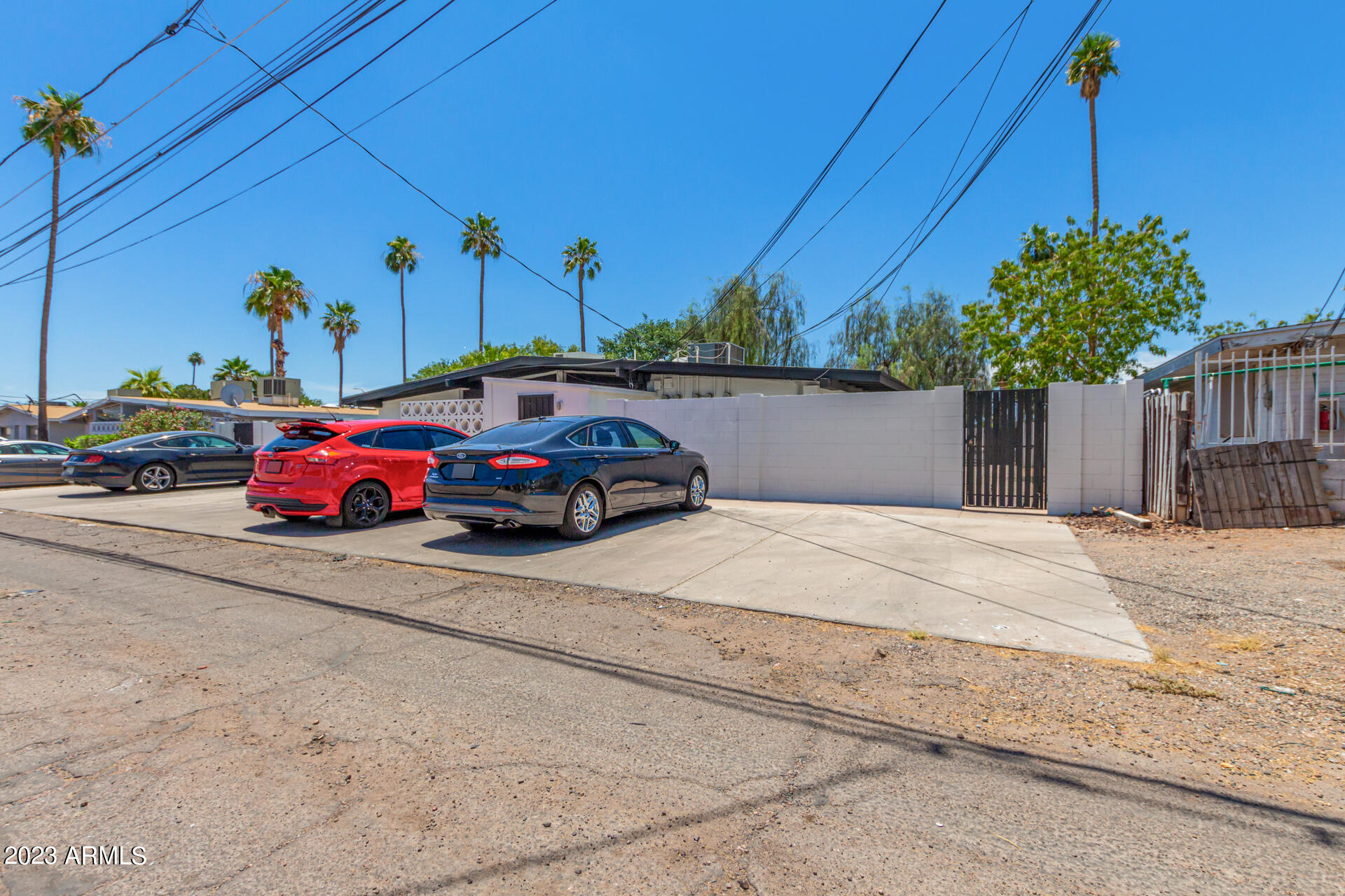 6644 E EARLL Drive E, 1-4