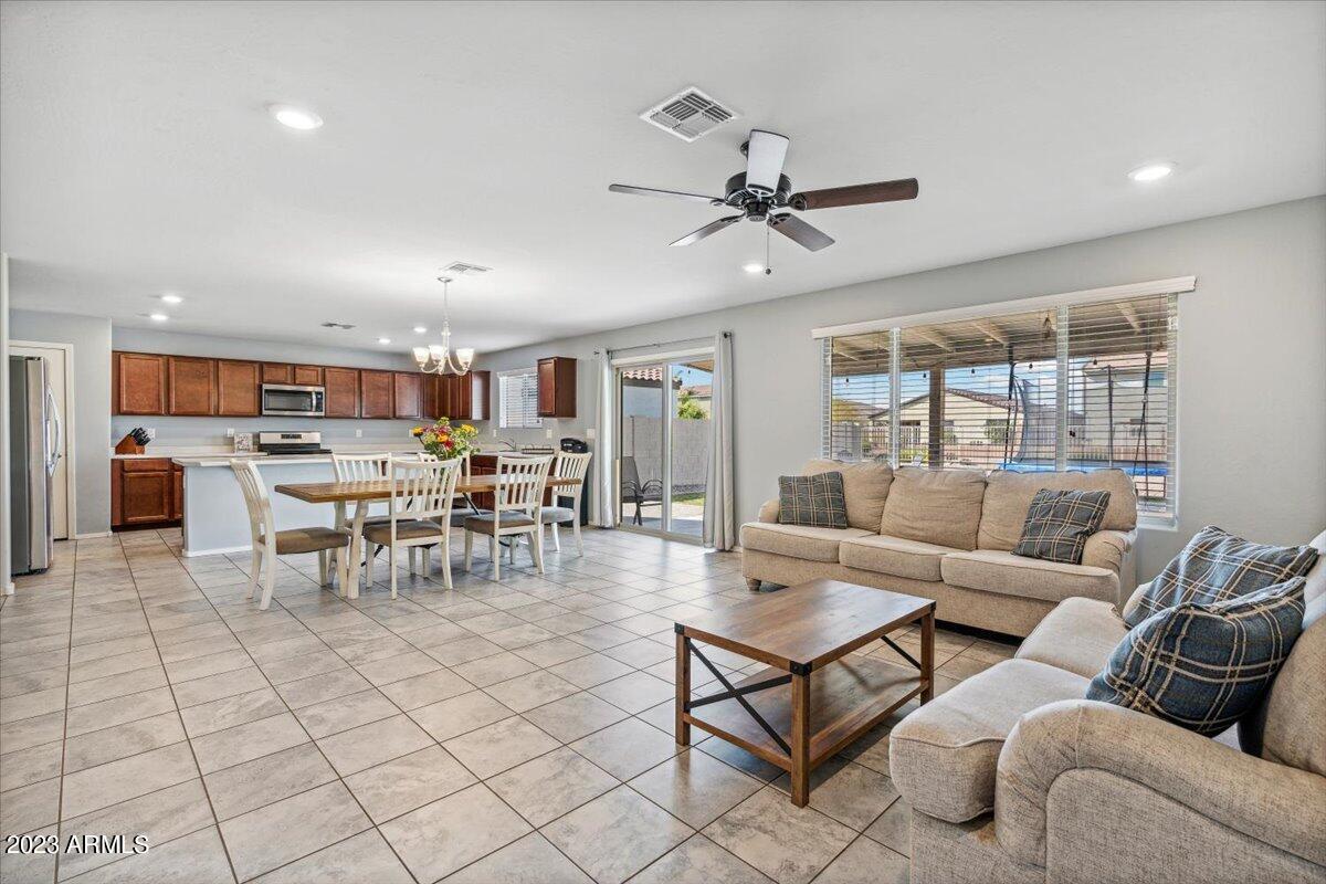 1062 W LOWELL Drive